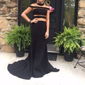 Alyce Claudine Paris Black Formal Dress Size 4